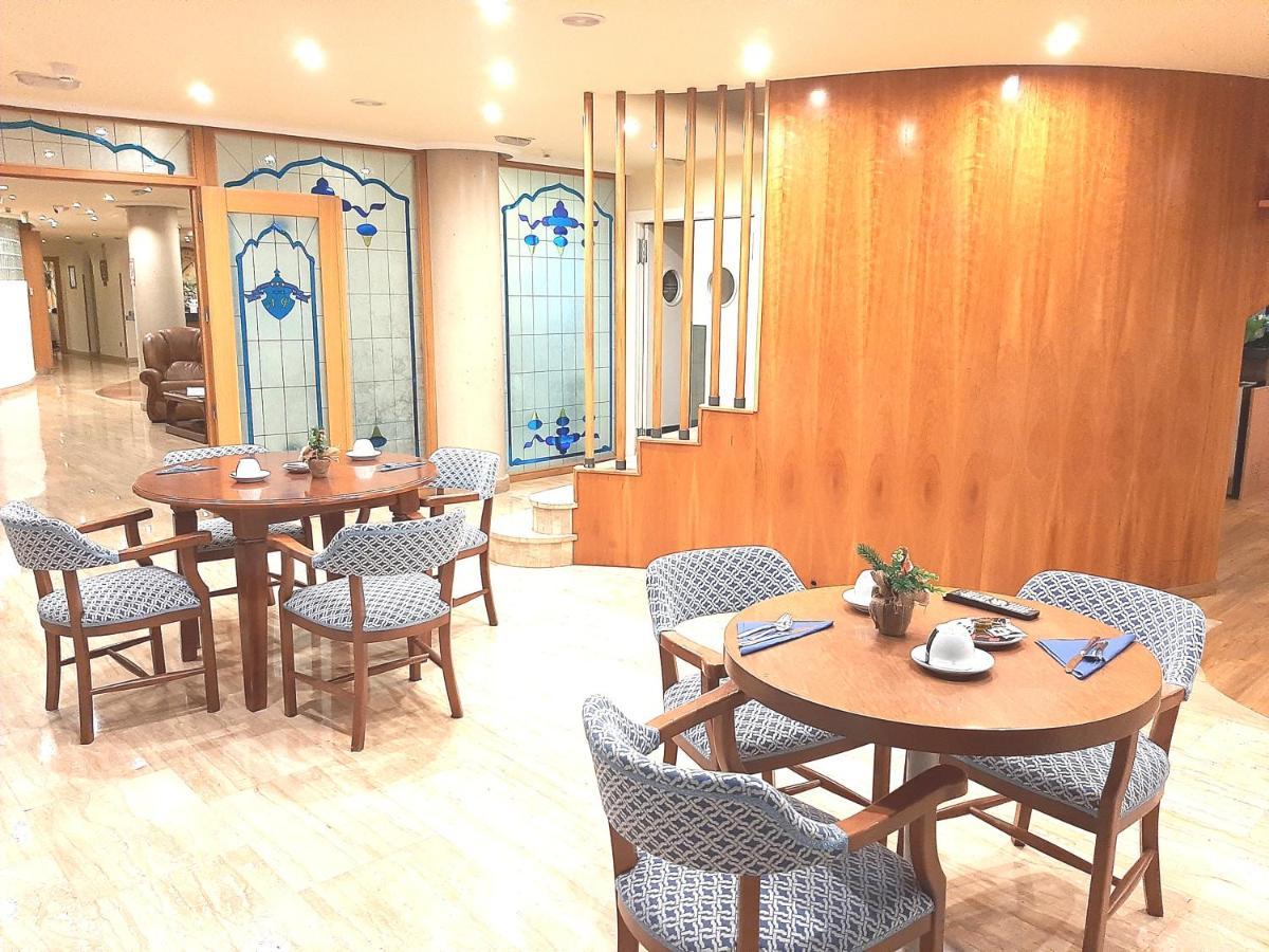 Hotel Nueva Plaza 말리아노 외부 사진