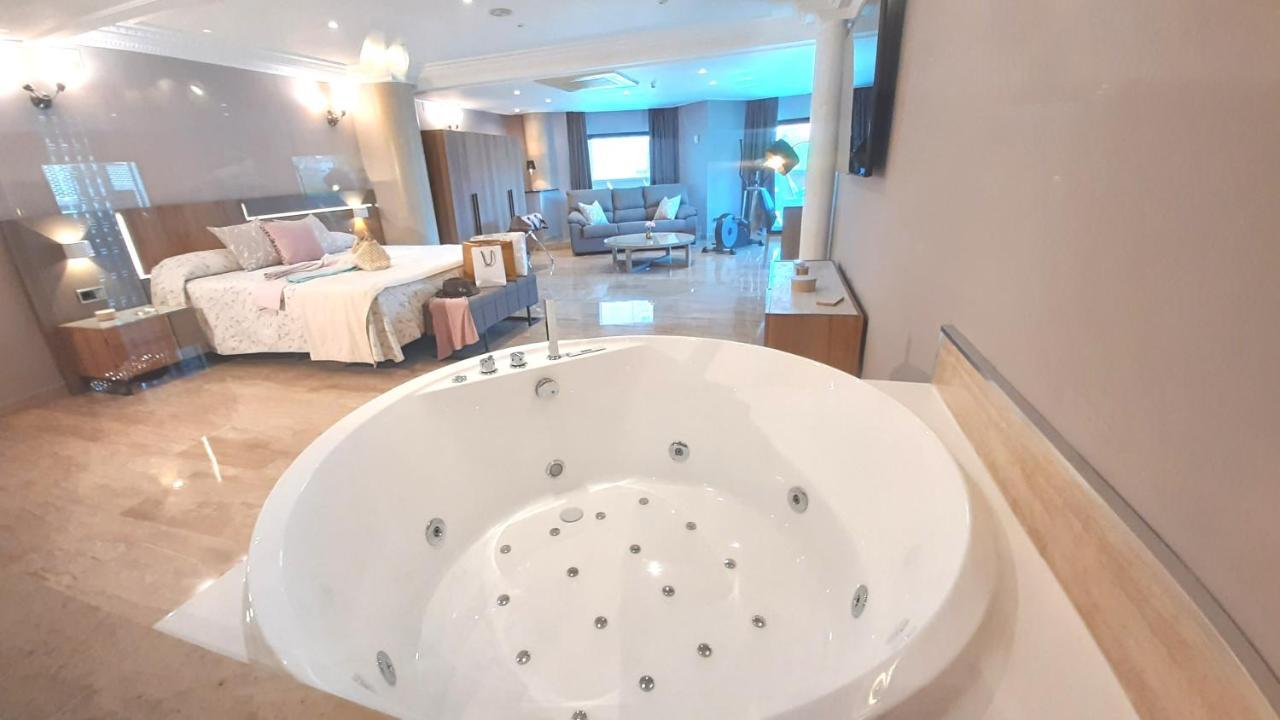 Hotel Nueva Plaza 말리아노 외부 사진