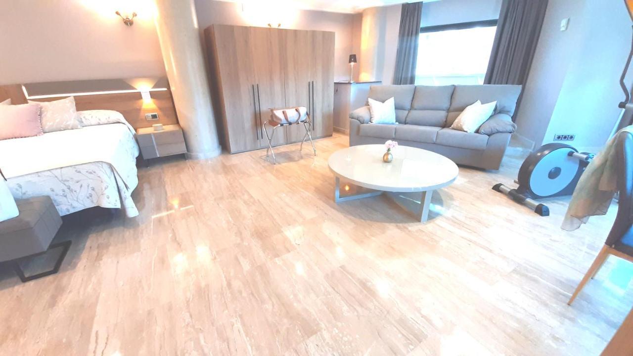 Hotel Nueva Plaza 말리아노 외부 사진