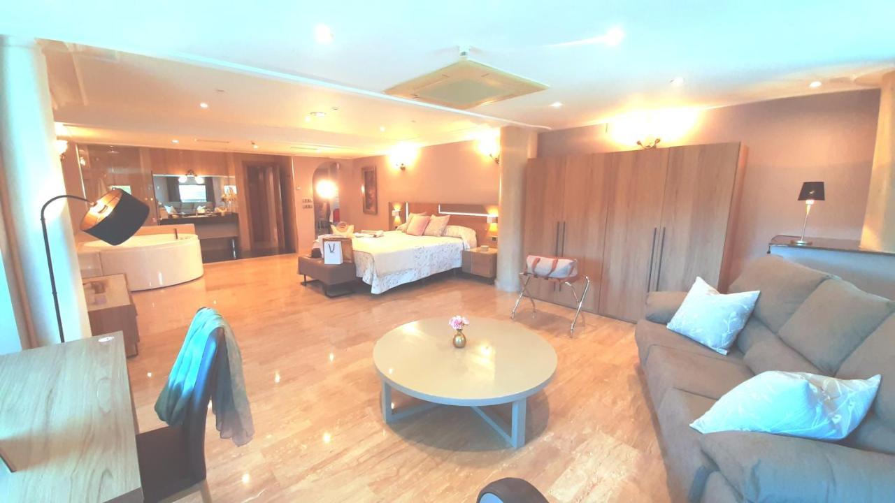 Hotel Nueva Plaza 말리아노 외부 사진